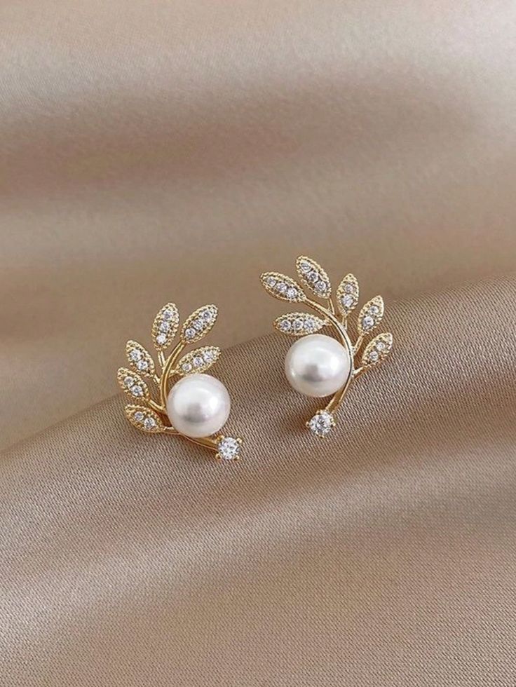 Aurelia Pearl Earrings