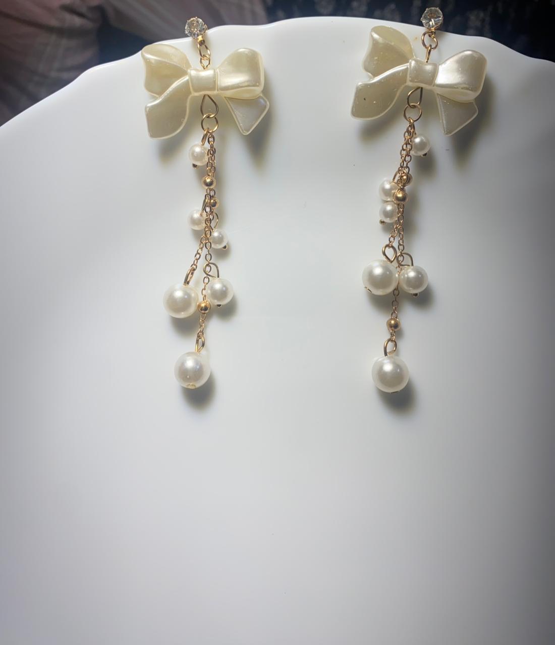 Pearl Bow Cascade Earrings photo 3