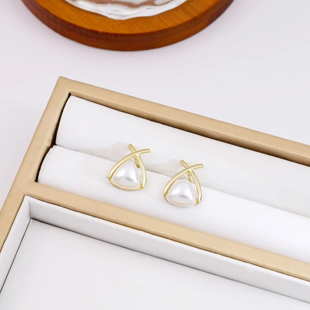 Crossed Pearl Elegance Earrings photo 2