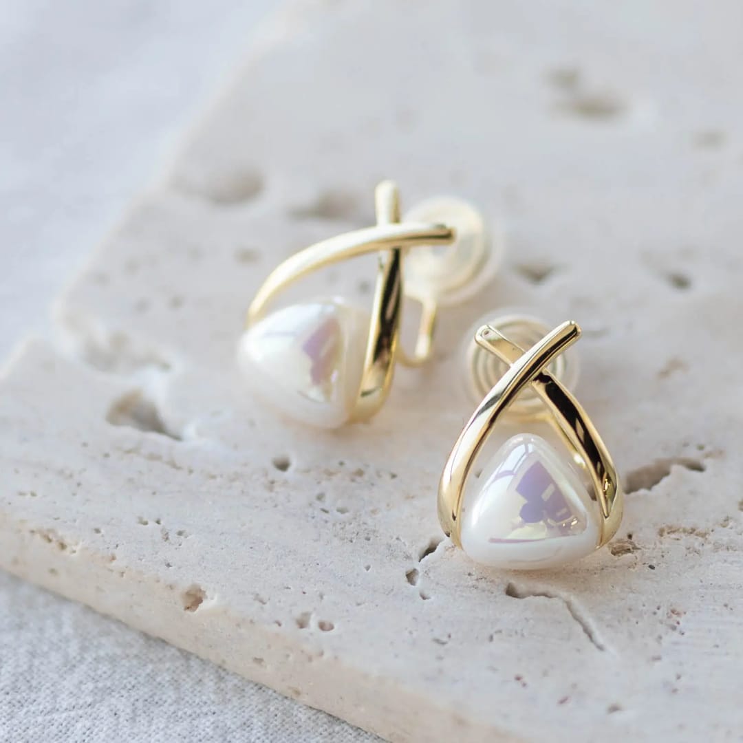 Crossed Pearl Elegance Earrings photo 3