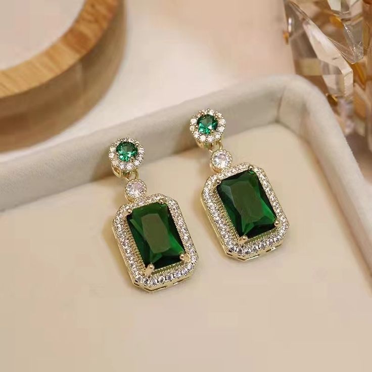 Aylin Emerald Crystal Drops Earrings photo 2