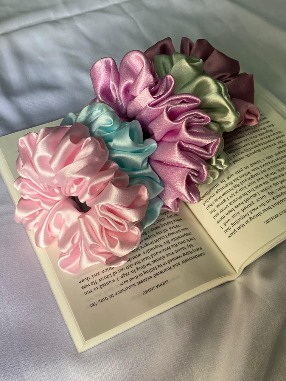 Soie Pastel Scrunchie — Set Of 5 Scrunchie
