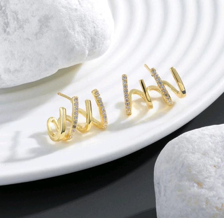 Aylin Crystal Claw Lumière Gold Earrings photo 2