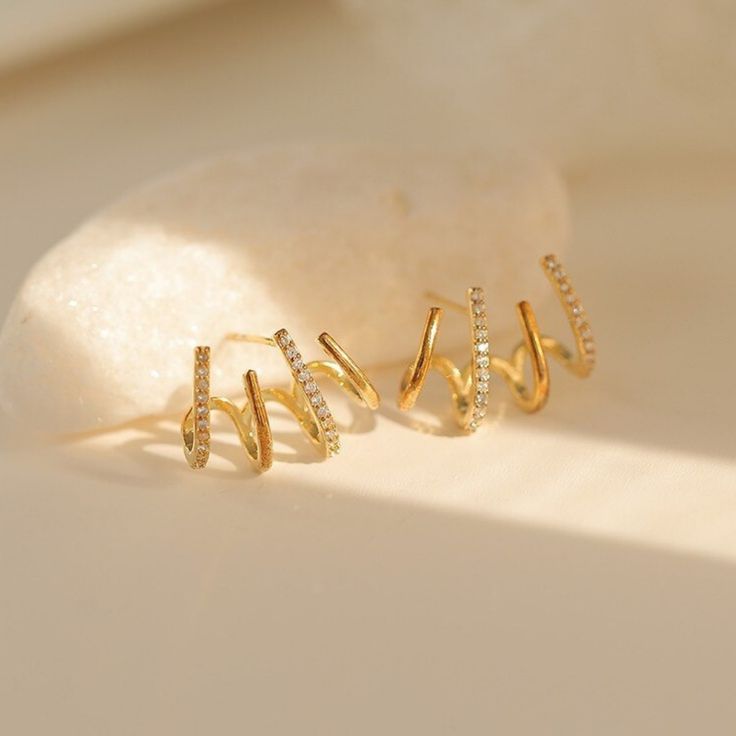 Aylin Crystal Claw Lumière Gold Earrings photo 4