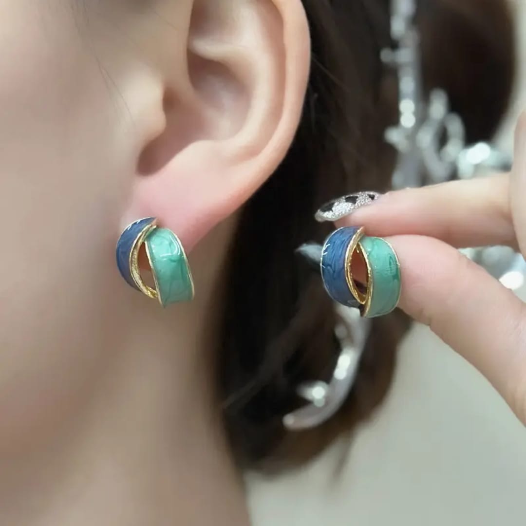Aylin Duo Émail Two-Tone Enamel Stud Earrings photo 3