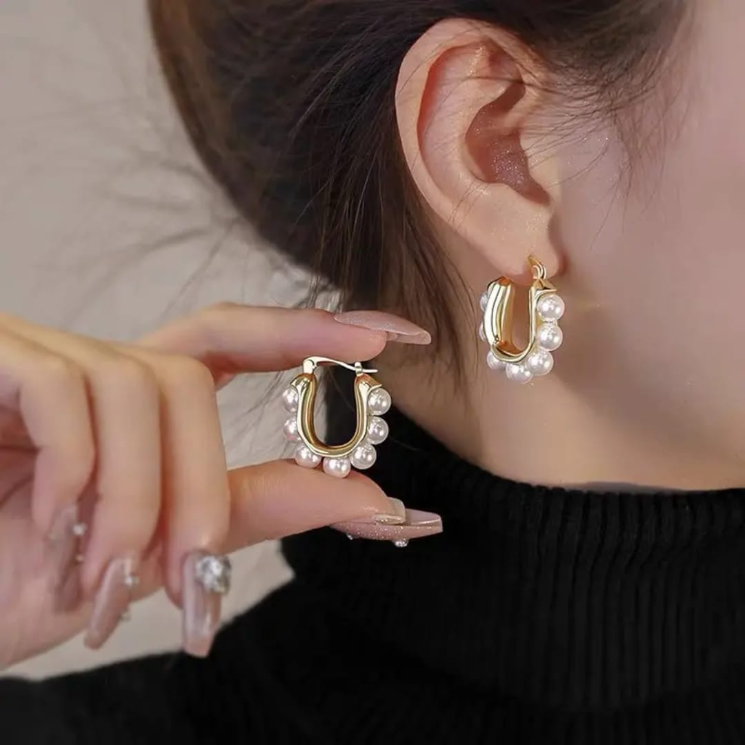 Aylin Anneau Perlé Gold Plated Pearl Hoop Earrings photo 2