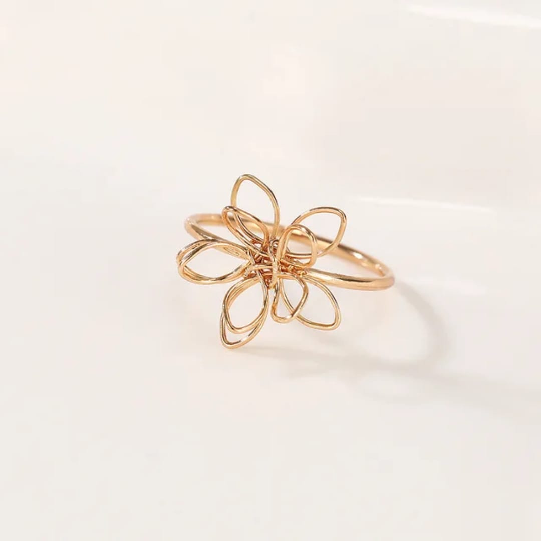 Open Petal Flower Ring